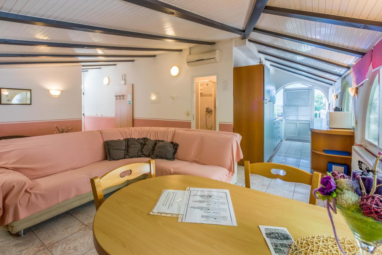 Apartmani Visnja 크리크베니카 외부 사진